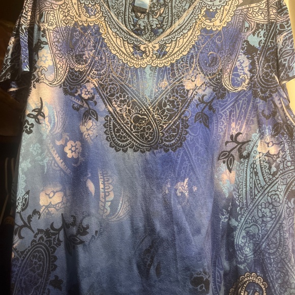 Blue, black, and white V neck shirt with short sleeves - Picture 2 of 3